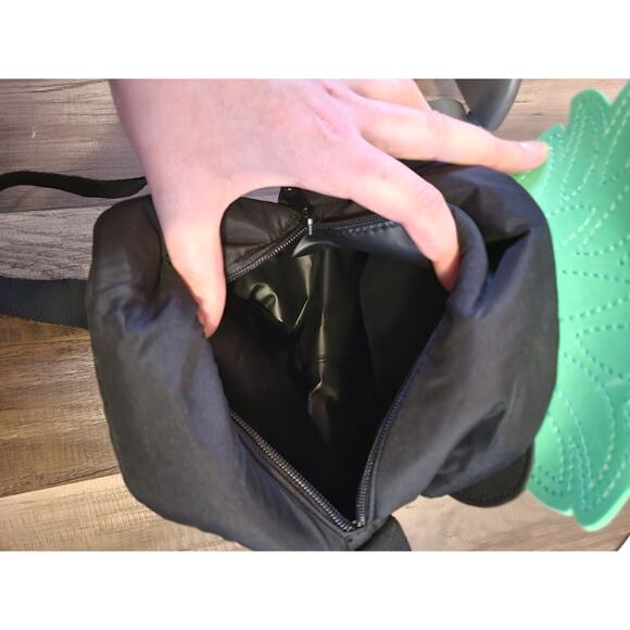 Victoria Secret PINK Pineapple lunch bag - Picture 3 of 3